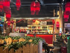 -老滇山寨•云南特色菜•地方菜•民族风情歌舞表演(金碧店)