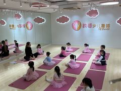 -韵姿少儿舞蹈(北外滩校区)