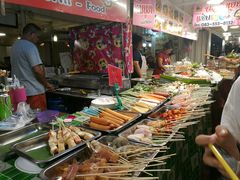 -席娜卡琳火车铁道夜市