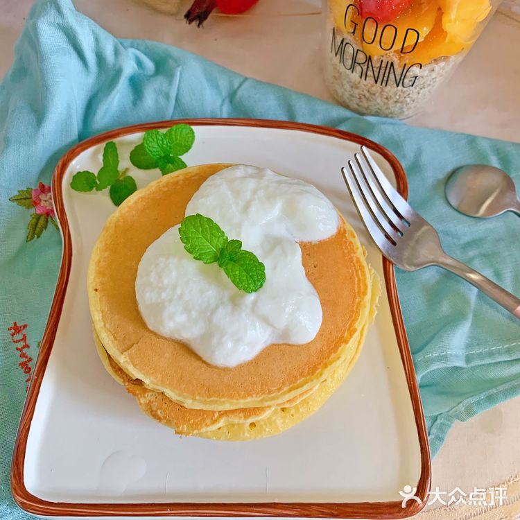 早餐牛奶松饼，简单易学，好吃美味。