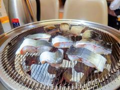 招牌活烤鳗鱼-围炉肉舍•炭烤活鳗•丹东海鲜烤肉(步行街店)