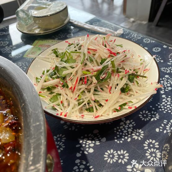 喷泉鱼跳跳鱼川菜馆