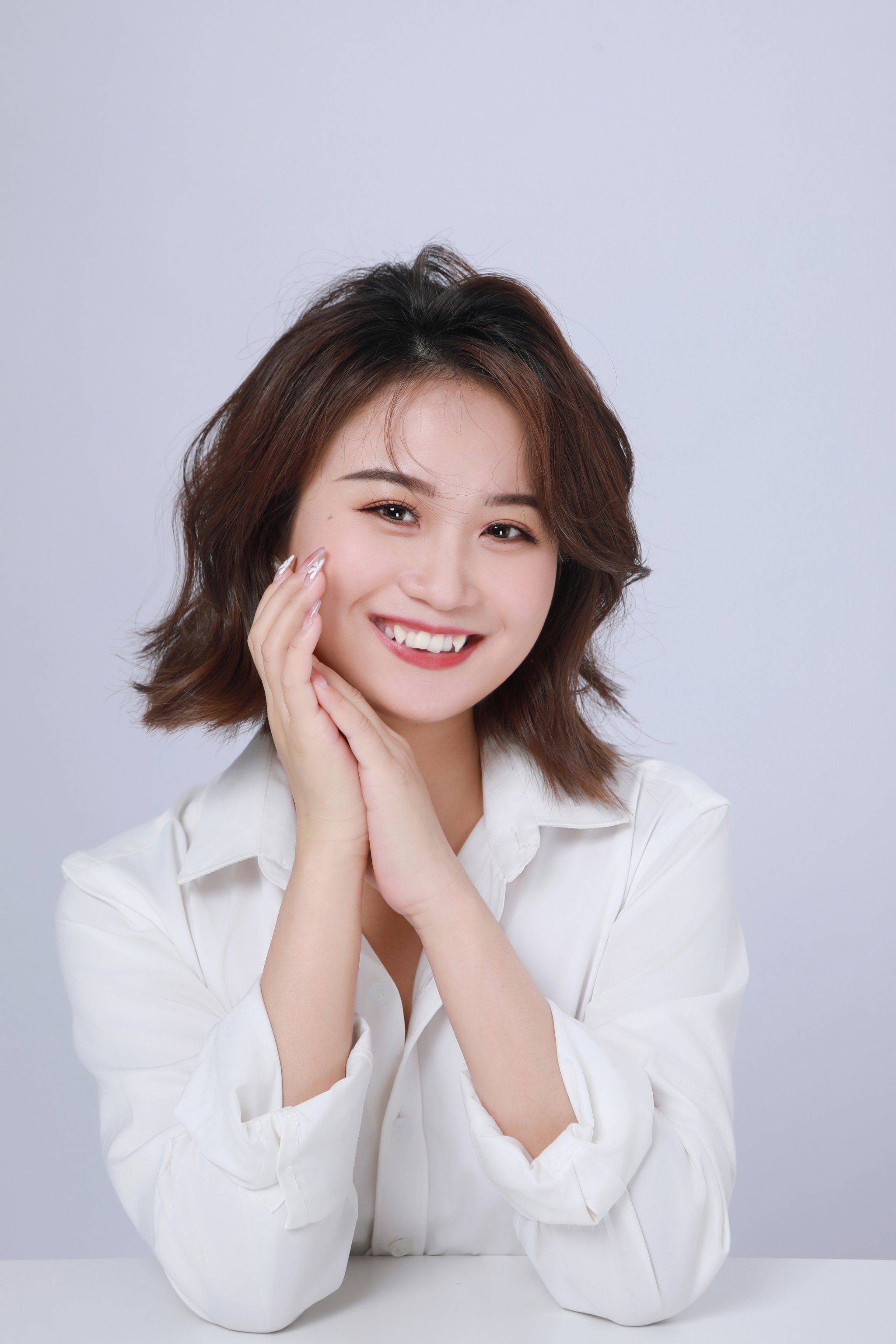 客片分享纹绣老师的形象照小笑的好甜