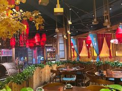 -老滇山寨•云南特色菜•地方菜•民族风情歌舞表演(金碧店)