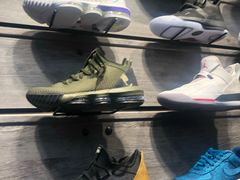 -ABC MART(心斎橋店)