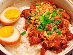 超级足料卤肉饭-面上有光
