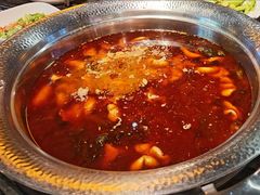 麻辣锅-老船舫·现做活鲜鱼馆(东郊记忆店)