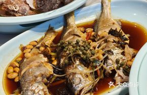 Signature Pickled Mustard Greens Steamed Medium Flower Fish