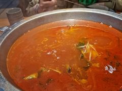 -野山舂·贵州现舂酸汤火锅(鸿通城店)