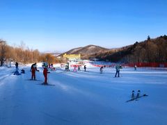 -亚布力新体委滑雪场