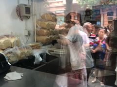 排队买大列巴-华梅西餐厅(哈尔滨中央大街店)