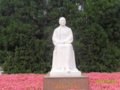 雕像-宋庆龄陵园