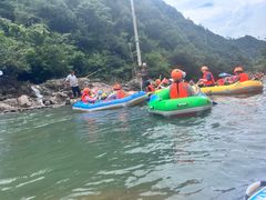 -安吉龙王山峡谷漂流