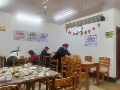 大堂-正宗普宁豆干坊·洪记砂锅粥(红领巾路店)