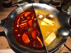 台式麻辣锅-湊湊火锅·茶憩(杭州湖滨银泰in77店)