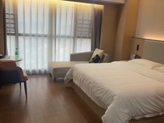 -颐湾悦享酒店(万家丽国际购物广场店)