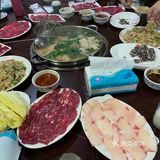 最好吃的莫过于它家的炒饭，里面脆脆的不知道啥