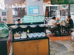 自助取餐区-华华火锅牛蛙(祥宾店)