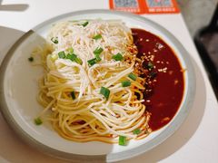鸡丝凉面-麻六记(新天地店)