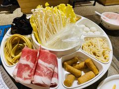 -鸡遇虾煲干锅火锅(小寨金莎店)