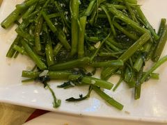 -鹤乡东北菜(崮山路店)
