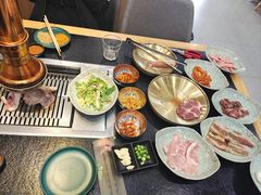 -臻牛烤肉