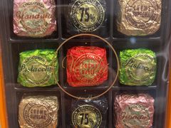 -VENCHI 闻绮(北京国贸商城店)