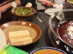 -渝井巷重庆老火锅(沈阳吉祥店)
