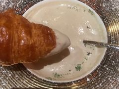 黑松露蘑菇汤-YUE·6·西式融合餐厅(外滩六号店)
