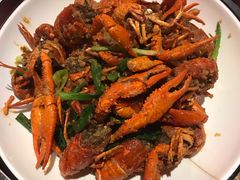 -虾弄弄海派小龙虾·牛羊蝎子火锅