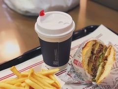 -The Habit Burger Grill 哈比特汉堡(复兴soho店)