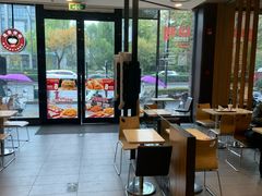 用餐区-肯德基(杭州复兴店)