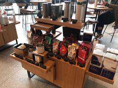零售区-星巴克臻选(嘉兴海宁银泰城店)