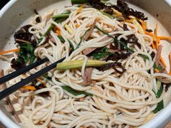 鸡丝凉米线-云海肴·汽锅鸡·云南菜(美罗城店)