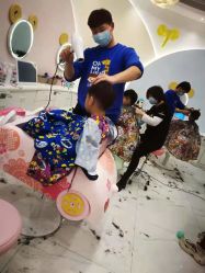 -Oh my head儿童理发(绿地·新田360店)