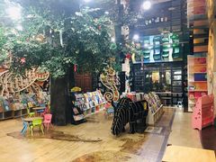 -钟书阁(松江泰晤士小镇店)