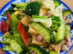 素菜拼盘-清真老铁家灌汤包