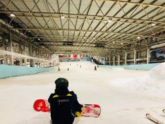 -乔波室内滑雪场