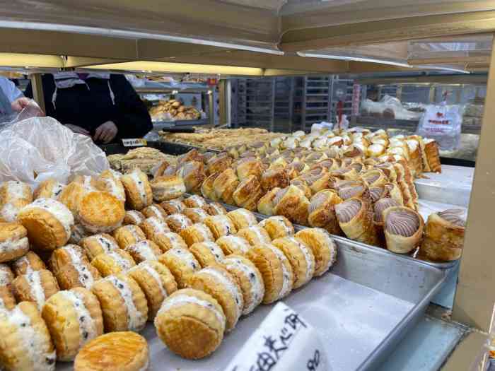 爱德顺糕点食屋(利民道店)-"光顾好多次的德顺糕点铺,一直有机会路过