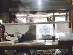 -裕新楼粉面馆·石磨手工粉(四方坪店)