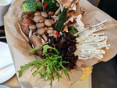 -煲宫猪肚鸡(晶品店)