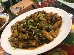 -闯关东东北农家菜(崂山石老人店)