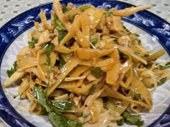 凉拌芭蕉花-蜗牛小馆醉乡民谣云南菜(惠新西里店)