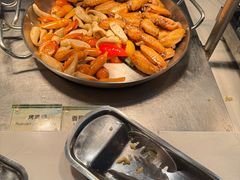 -亚洲国际大酒店·云顶阁旋转自助餐厅