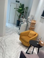 -微笑雨嘉造型护肤