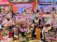 -刘姐啤酒鱼民族演艺餐厅(西街总店)