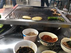 自助调料区-陈小肠自助火盆烧烤(海门渔村美食街店)