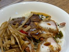 -牛八宝桂林米粉(八里庄店)