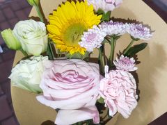 -何兮花店·气球派对鲜花店(马桥银春路万科城店)