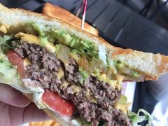 -The Habit Burger Grill 哈比特汉堡(爱琴海店)